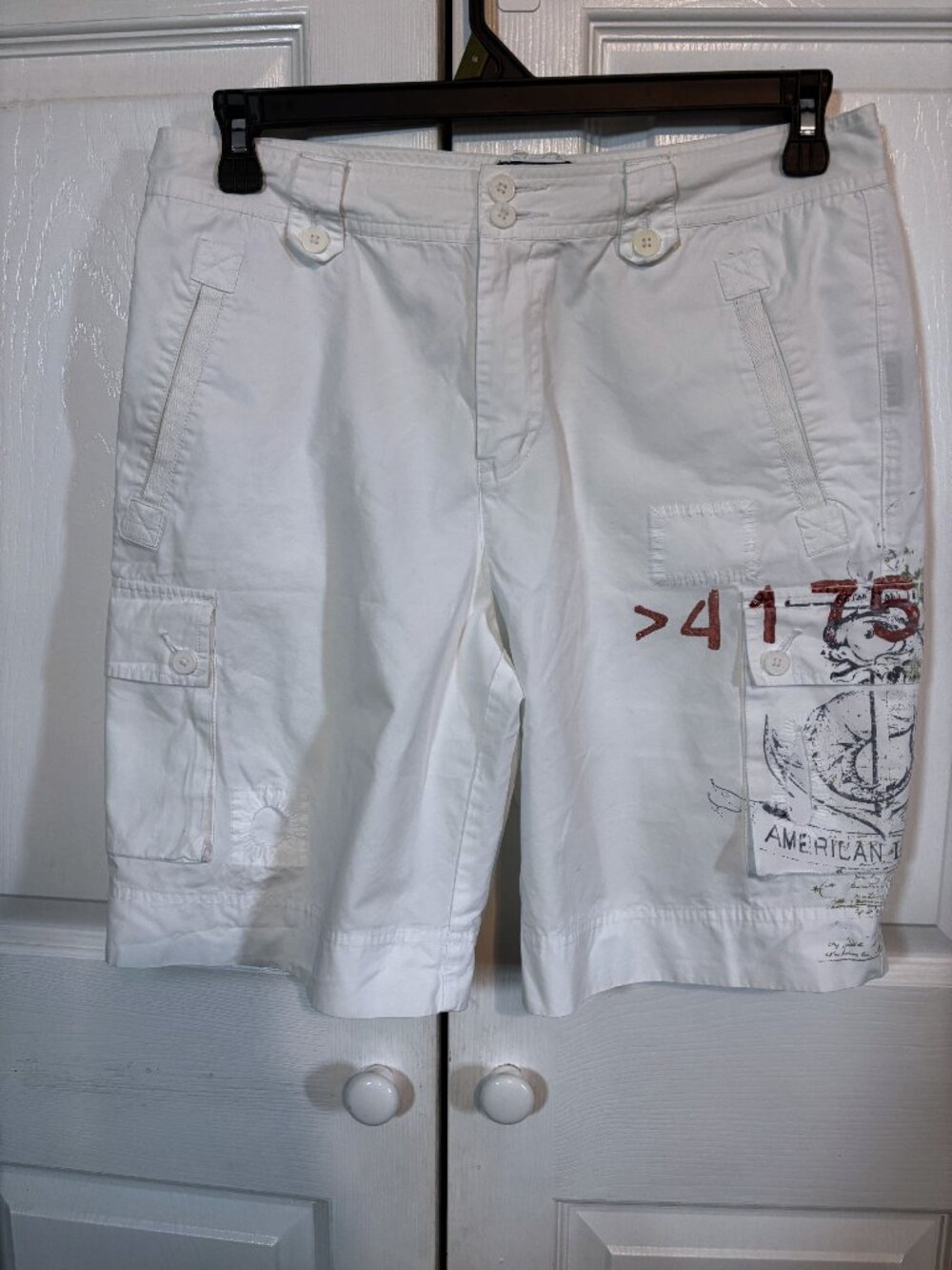 American Living Womens Cargo Shorts White Sz 10 Graphic Design Patches